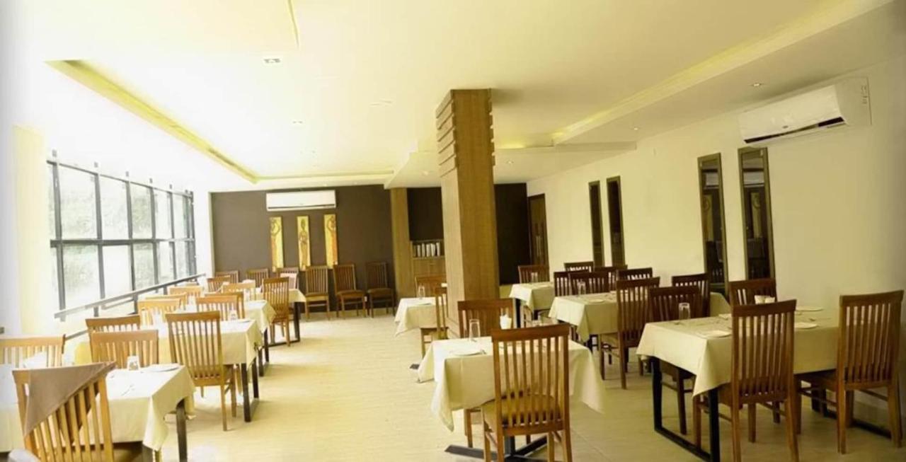 Hotel Monarch Kozhikode Extérieur photo