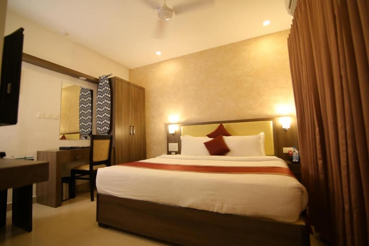 Hotel Monarch Kozhikode Extérieur photo